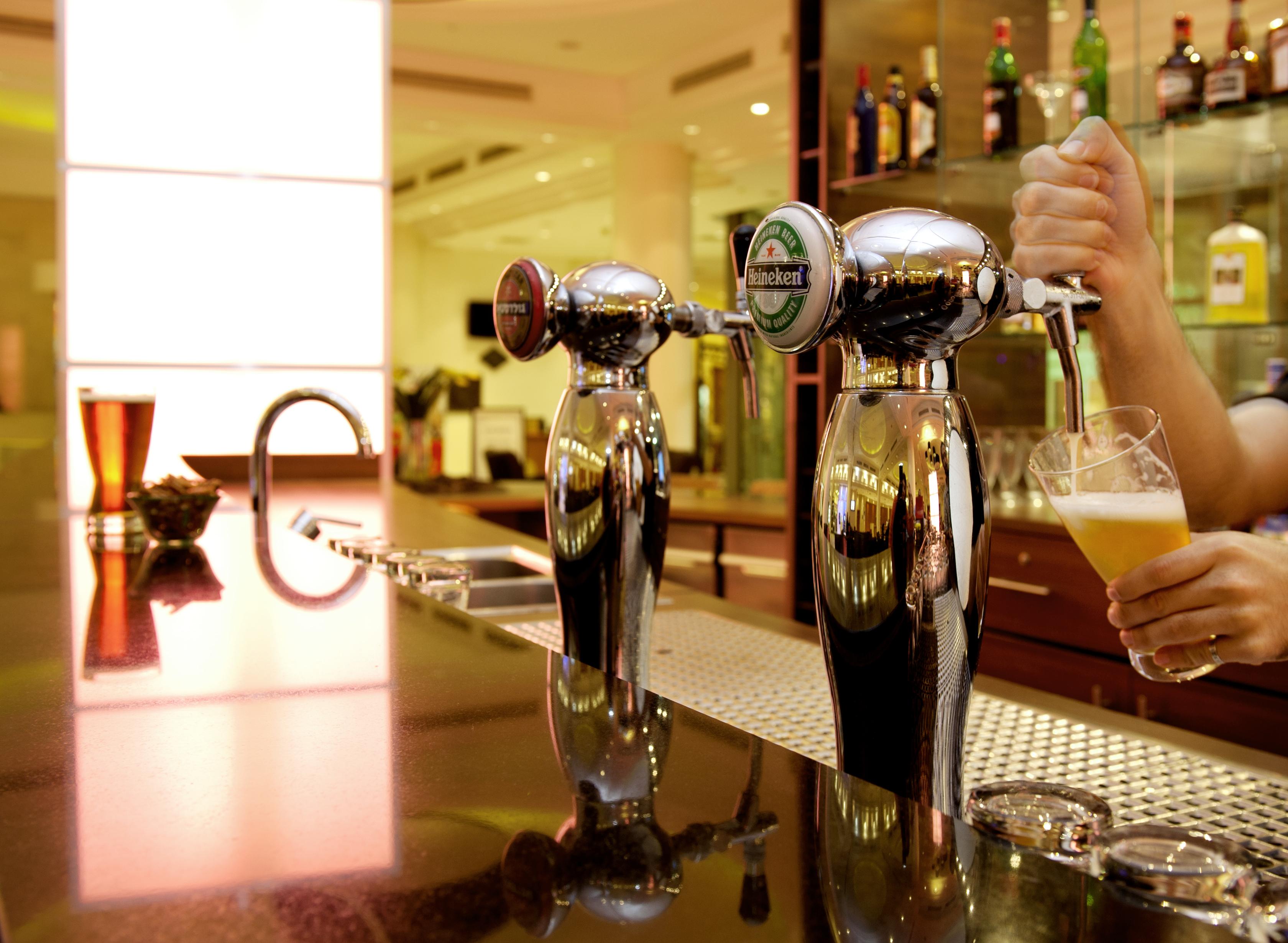 U Magic Palace Ejlat Zewnętrze zdjęcie Beer taps