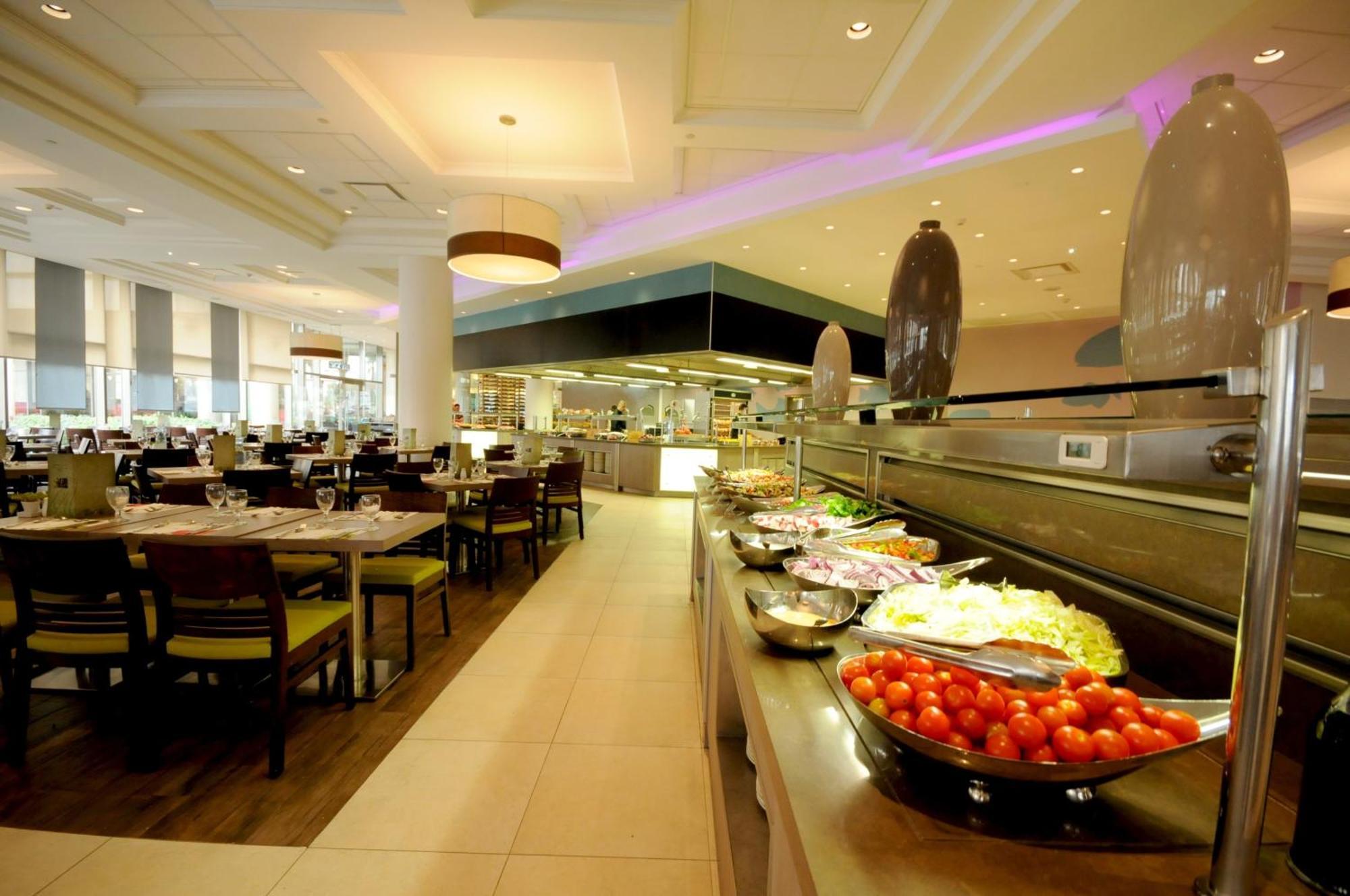 U Magic Palace Ejlat Zewnętrze zdjęcie The buffet at the hotel